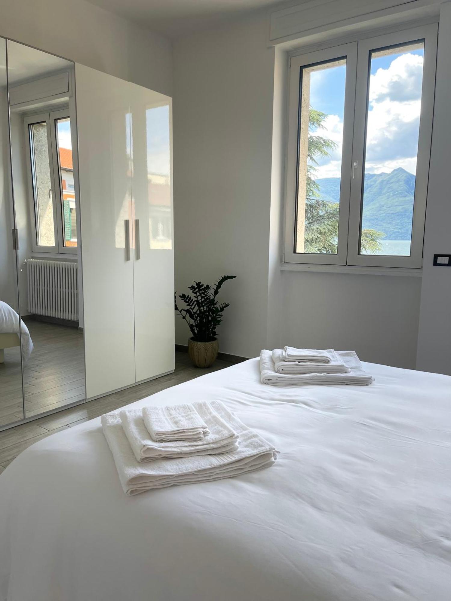 Honey House - Vista Lago E Montagne ルイーノ エクステリア 写真